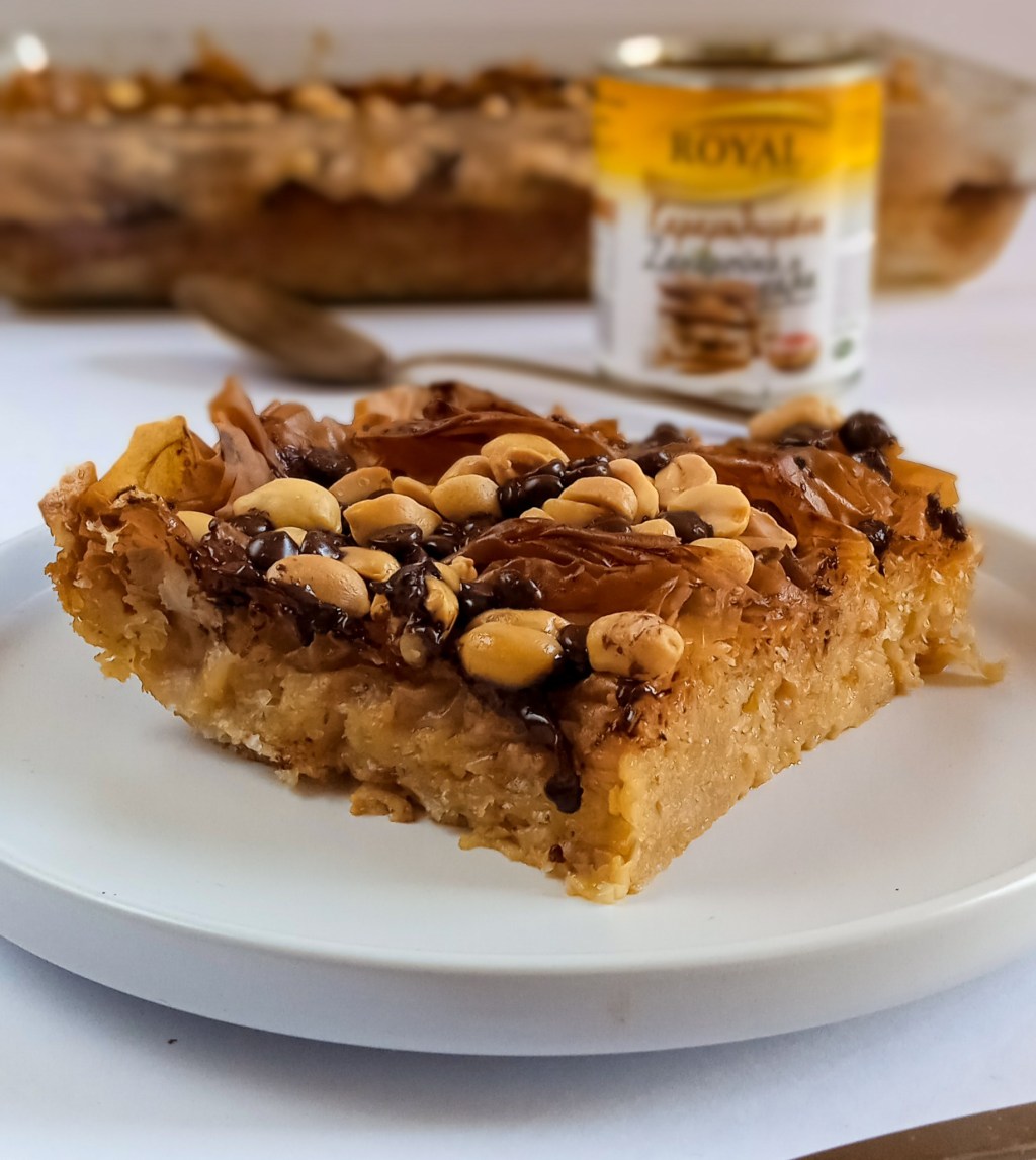 Μπουγάτσα με καραμελωμένο ζαχαρούχο, σοκολάτα και&nbsp;φυστίκια