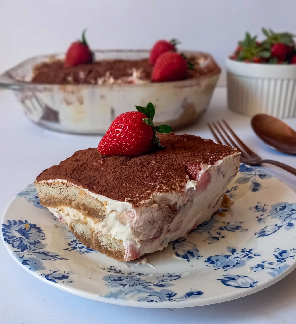 Τιραμισού με μαστίχα και&nbsp;φράουλες