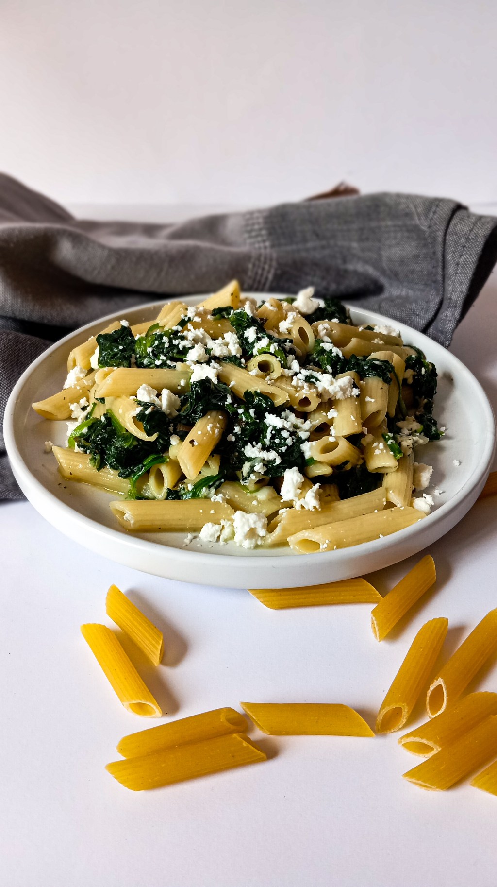 Μακαρονάδα σπανακόπιτα