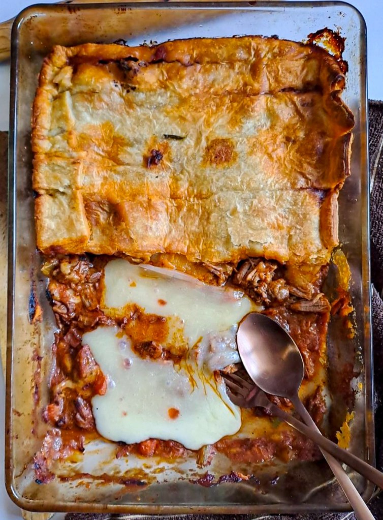 Μοσχαράκι σε φύλλο με&nbsp;προβόλονε